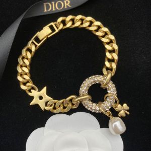 Dior 30 Montaigne Bracelet Metal, White Crystals With A White Resin Pearl Gold